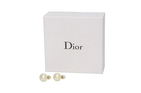 mise en dior pietre|dior tribales pearls.